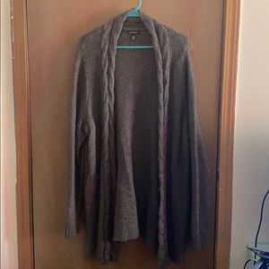 Clasp cardigan in grey